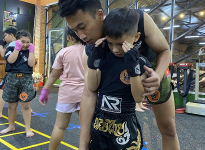 TRẺ EM CÓ NÊN TẬP VÕ MUAYTHAI?